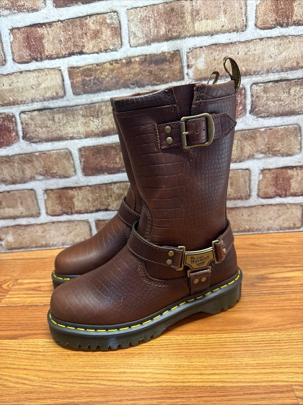 Dr. Martens Anistone Hi reptile embossed leather pull on boots brown NWOB size 7